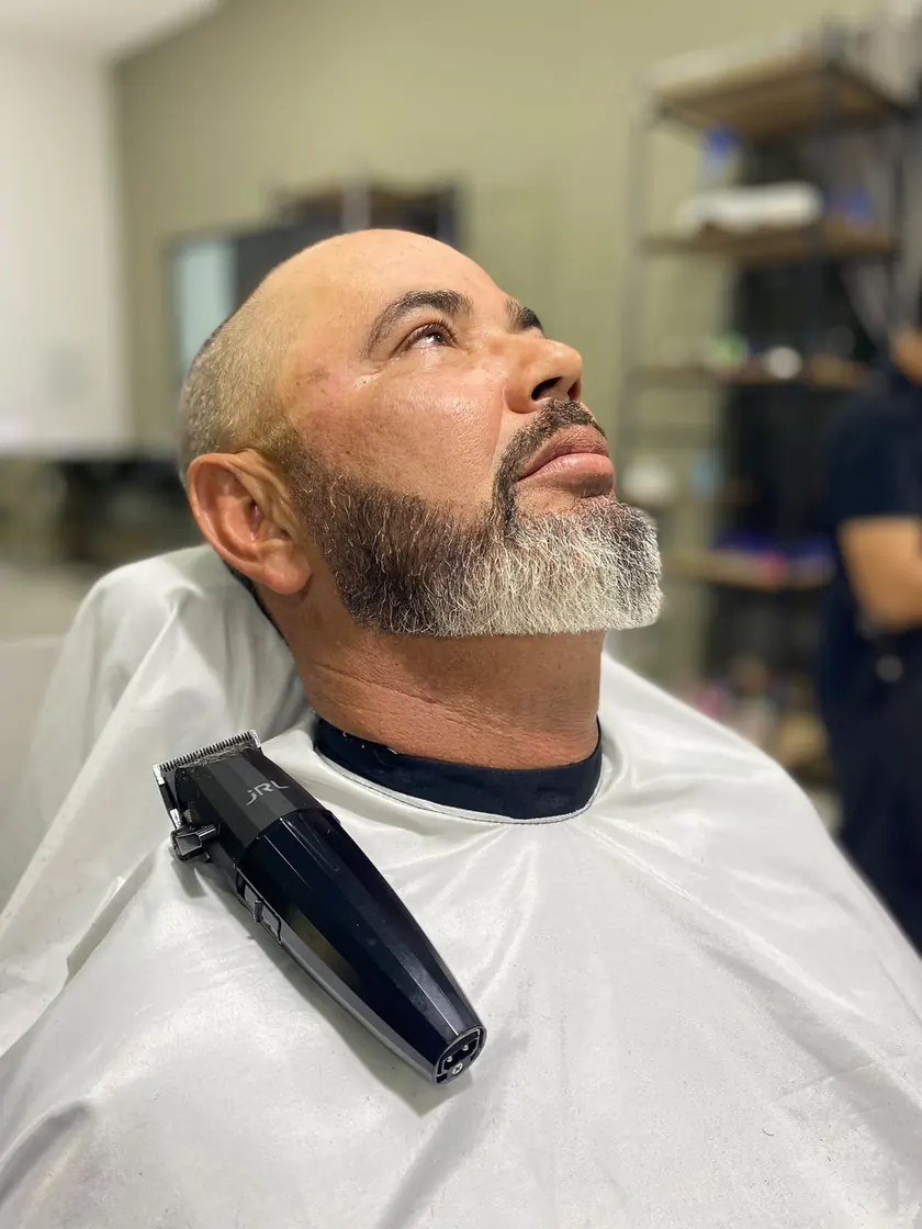 Barba feita na barbearia do Studio Oásis